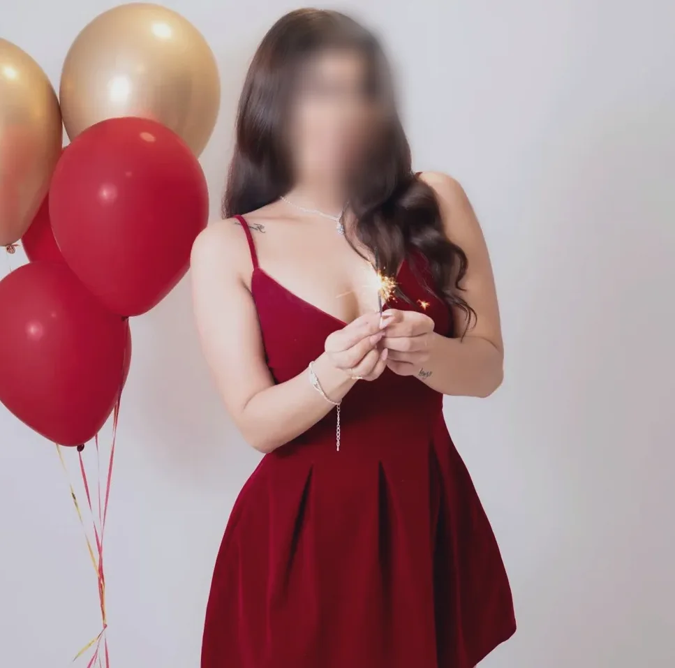 Andrea, 24