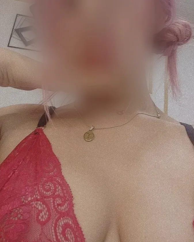 Celine, 27