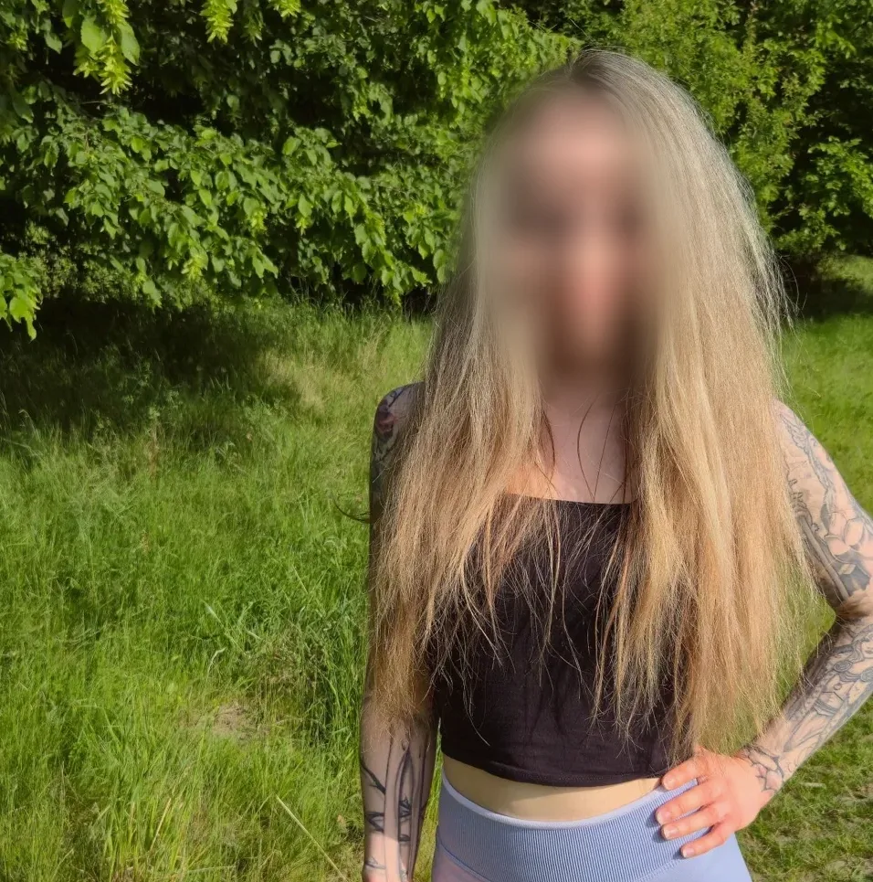 Denise, 27
