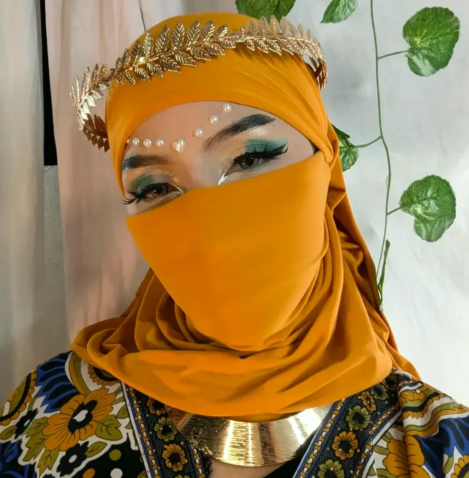 Esra, 28