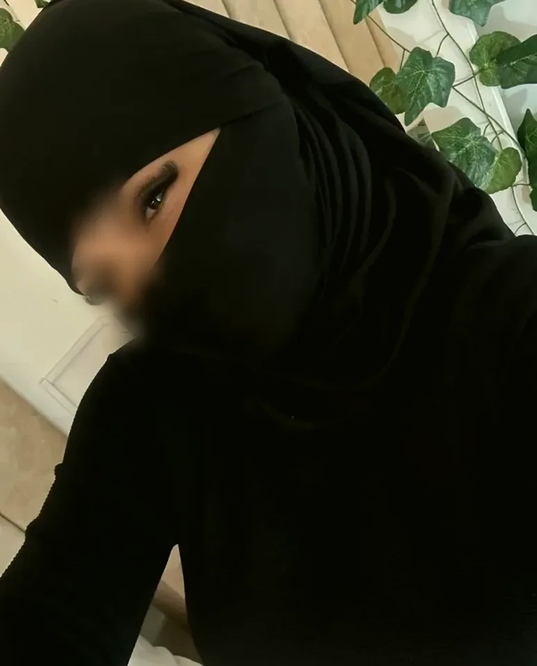 Jasmin, 22