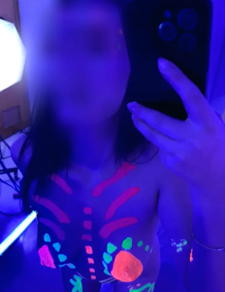 Maja, 25