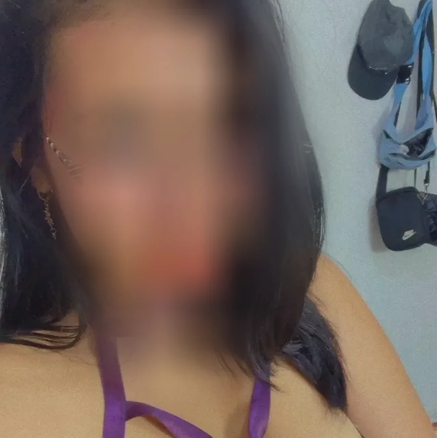 Michaela, 23