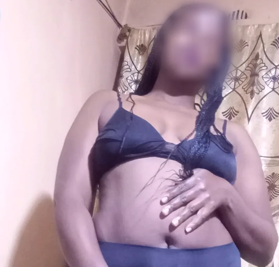 Mirela, 32