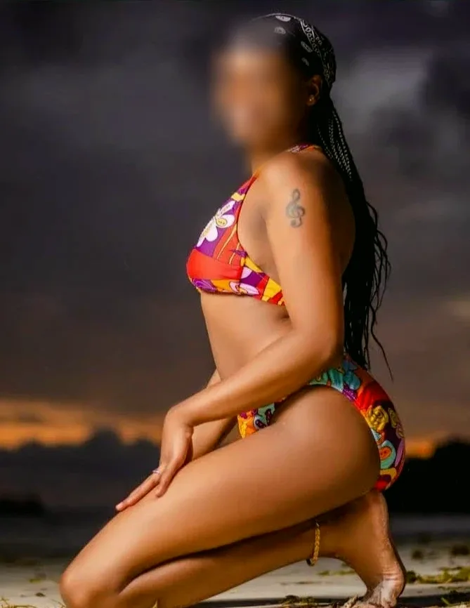 Selma, 31