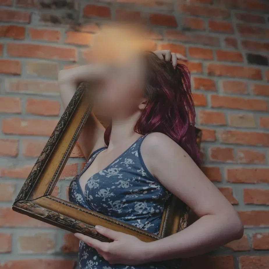 Sophie, 32